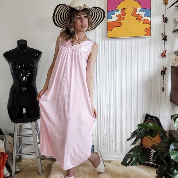 Vintage Pink Nightgown Lingerie - Picture 1 of 12